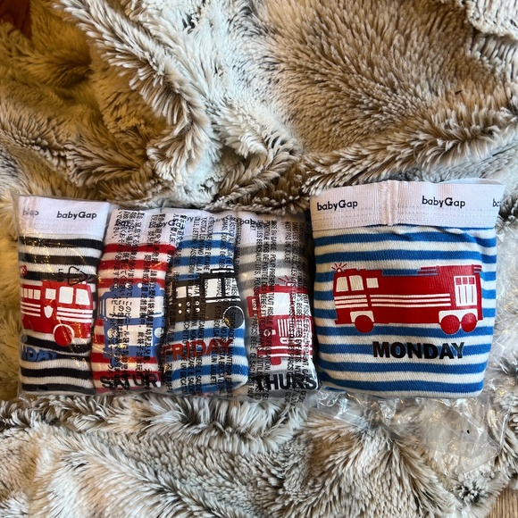 NWT Baby Gap Underwear - Boys 4 - 5 Years Old (Pack of 5) - Bundle Discount - Picture 1 of 4